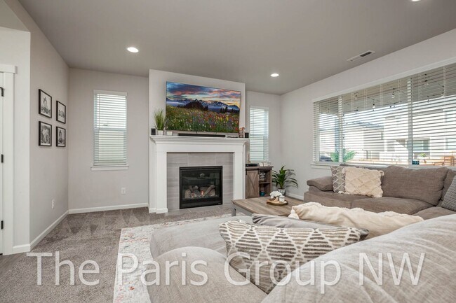 Building Photo - Stunning 2021 Edgewood Home in Westridge *...