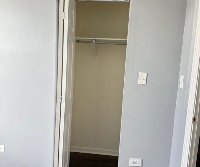 Building Photo - 1348 S Fairfield Ave