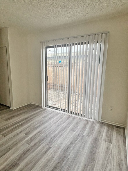 Building Photo - 216 Cypress Ave