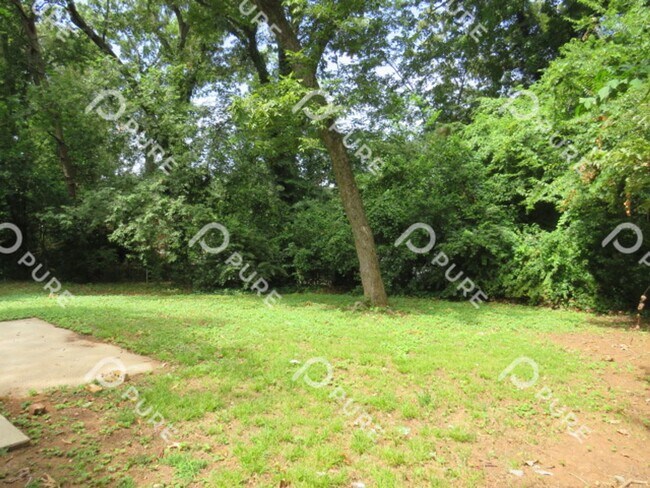 Building Photo - 2217 Linde St NW