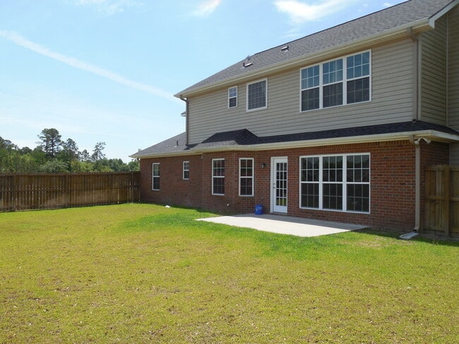 Building Photo - AVAILABLE JUNE [PETS PERMITTED]