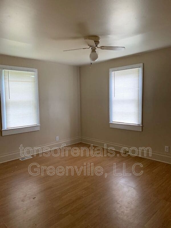 Building Photo - 116 Baileyview St