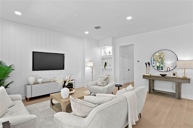 Building Photo - 440 GILMAN Pl