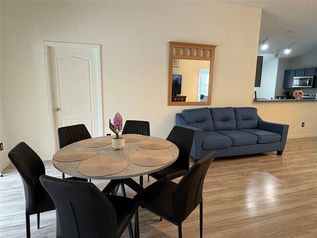 Building Photo - 893 Sandy Ridge Dr