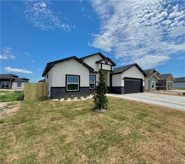 Building Photo - 32 Durango Dr