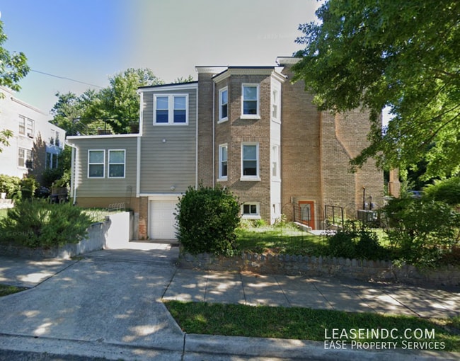 Building Photo - 3400 15th St NE
