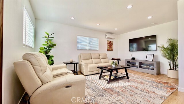 Building Photo - 515 Florence Ave