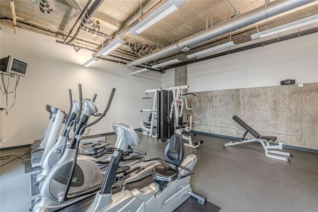 Building Photo - 620 Glen Iris Dr NE