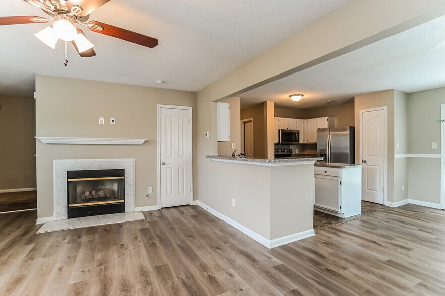 Building Photo - 11338 Northwoods Forest Dr