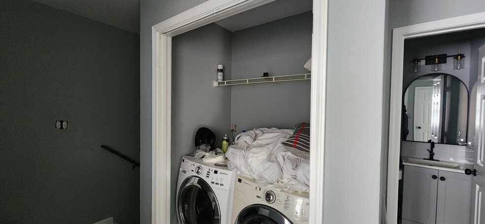 Building Photo - Room in Duplex on Jones Ave NW