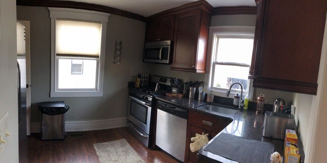 Building Photo - 671 Wordsworth St