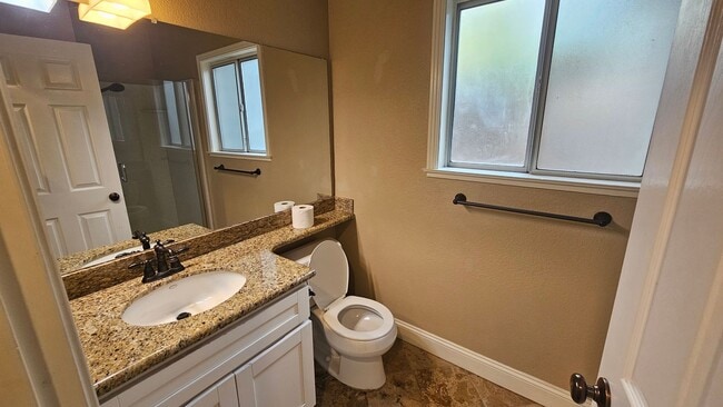 Building Photo - GORGEOUS AND SERENE Private 2BD/2BA Pleasa...