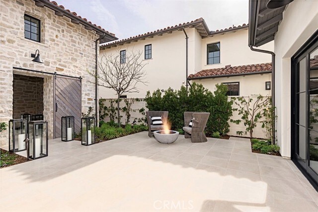 Building Photo - 12 Water Port