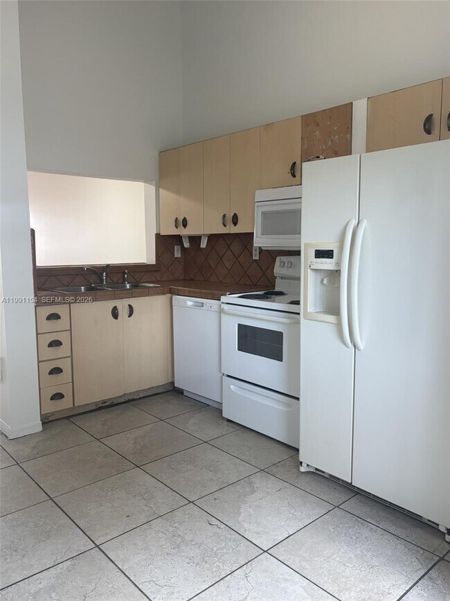 Building Photo - 6425 SW 130th Pl