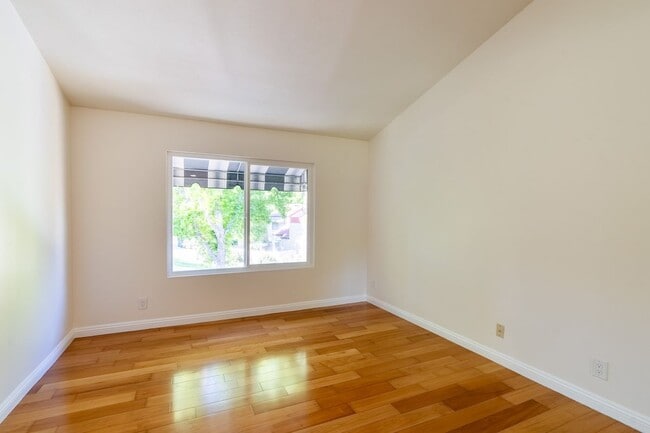Building Photo - 227 Stanford
