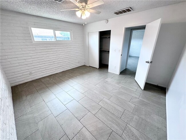 Building Photo - 1470 Riverfront Dr