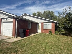 Building Photo - 2710 Charles Dr