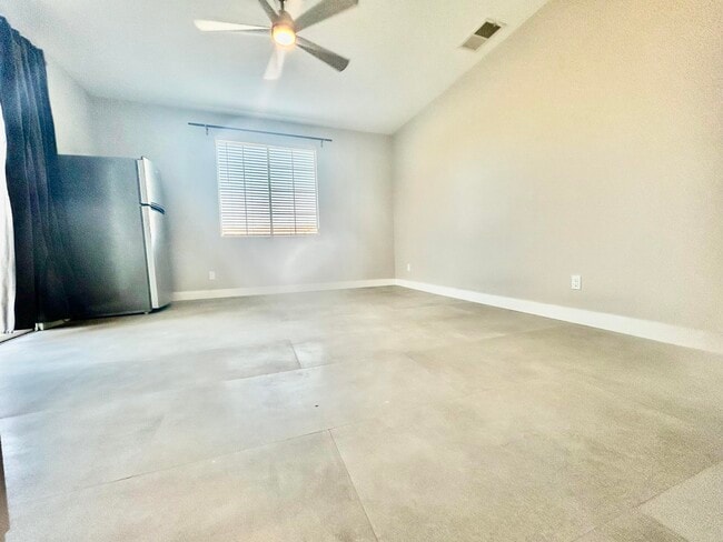 Building Photo - 41575 Ashford Pl