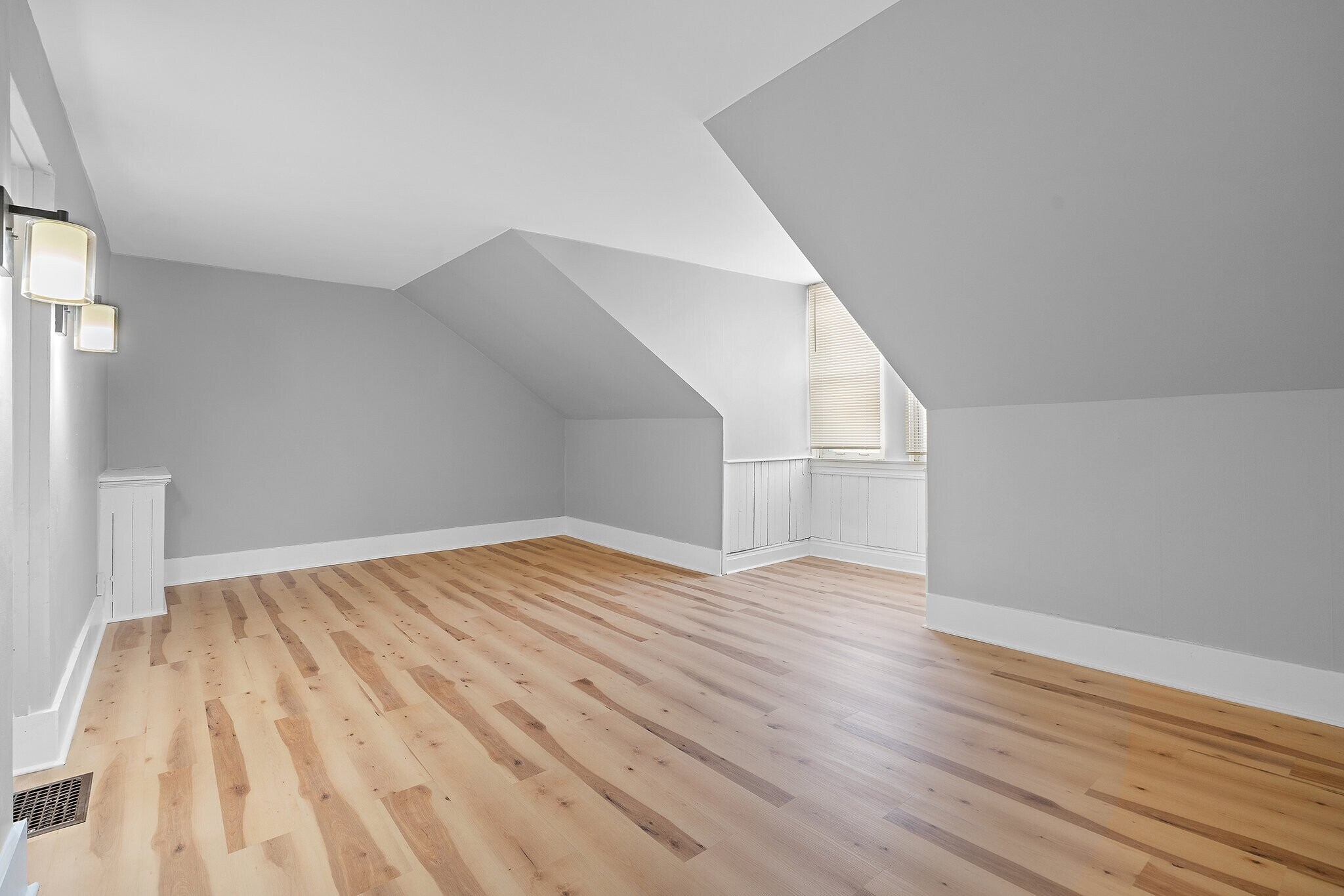 Building Photo - 1123 Brabec St