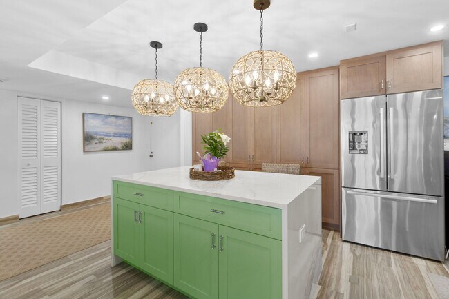 Building Photo - 4020 Galt Ocean Dr