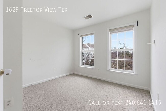 Building Photo - 1629 Treetop View Terrace