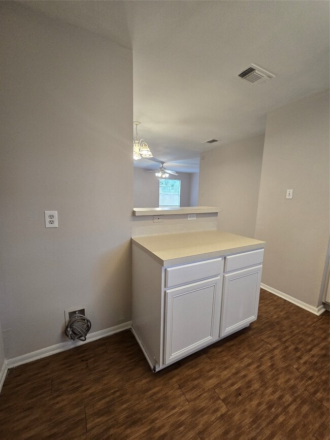 Building Photo - 16022 Old River Rd