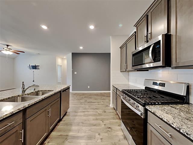 Building Photo - 604 Saddle Club Way