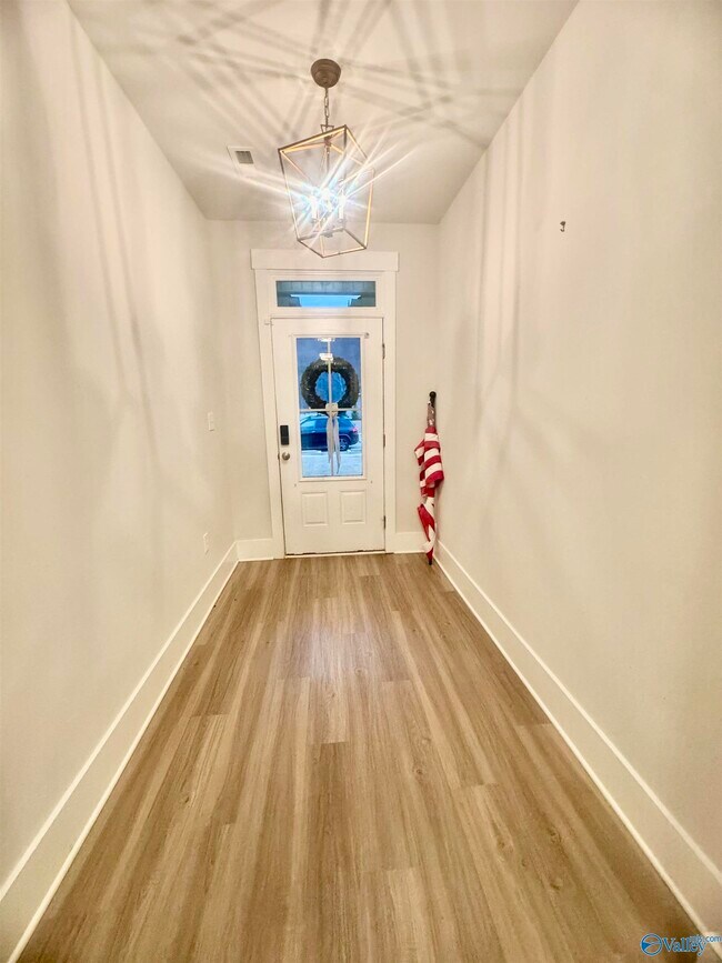 Building Photo - 91333 Monteagle Blvd SE