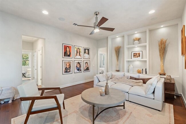 Building Photo - 1002 Meriden Ln