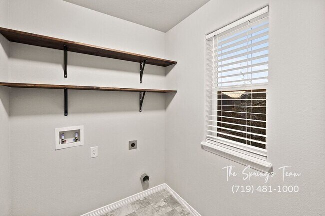 Building Photo - 10957 Matta Dr