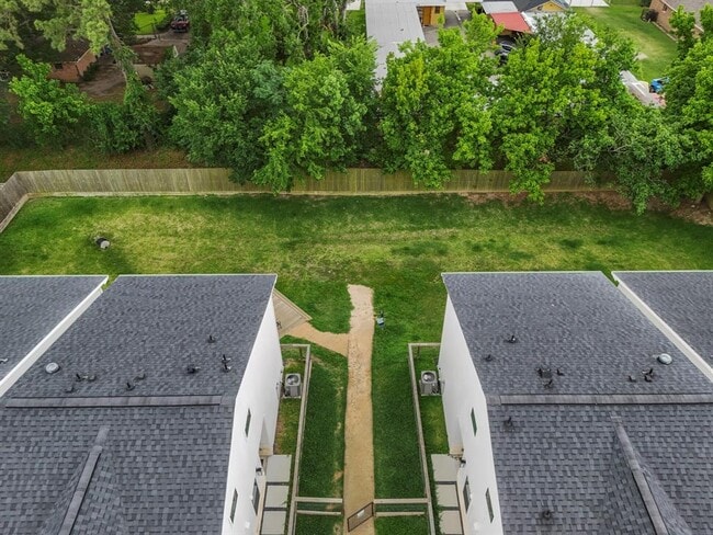 Building Photo - 6405 Highland Pine Ln