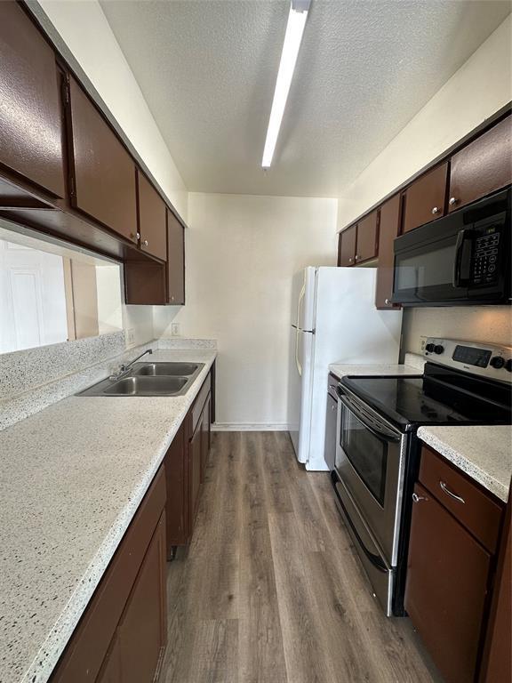 Building Photo - 206 Plaza Verde Dr