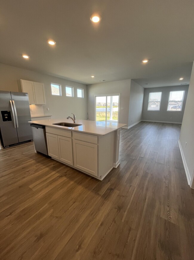 Building Photo - 6127 Japonica Ln