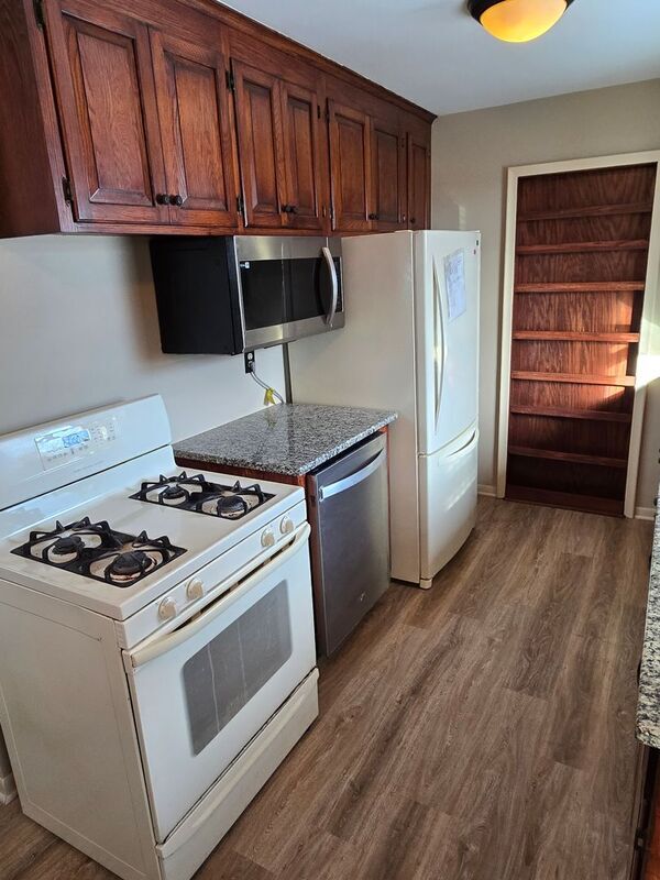 Building Photo - 5800 N Girard Ave