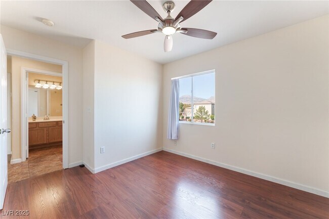 Building Photo - 704 Chase Tree St