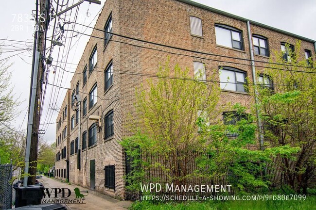 Building Photo - 7836 S Ellis Ave