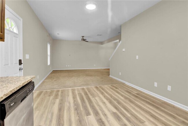 Building Photo - 749 Scotland Dr