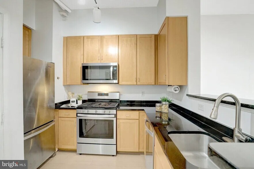 Kitchen - 1201 N Garfield St