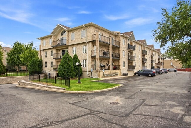Building Photo - 9400 S 79th Ave