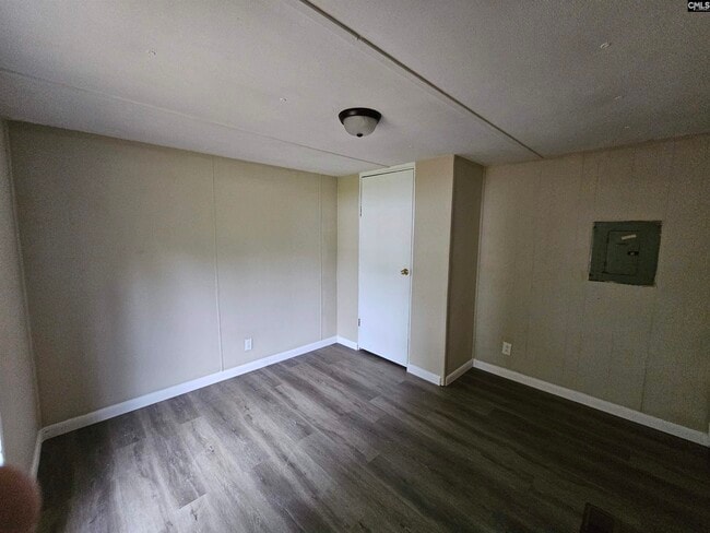 Building Photo - 117 E Woods Ct