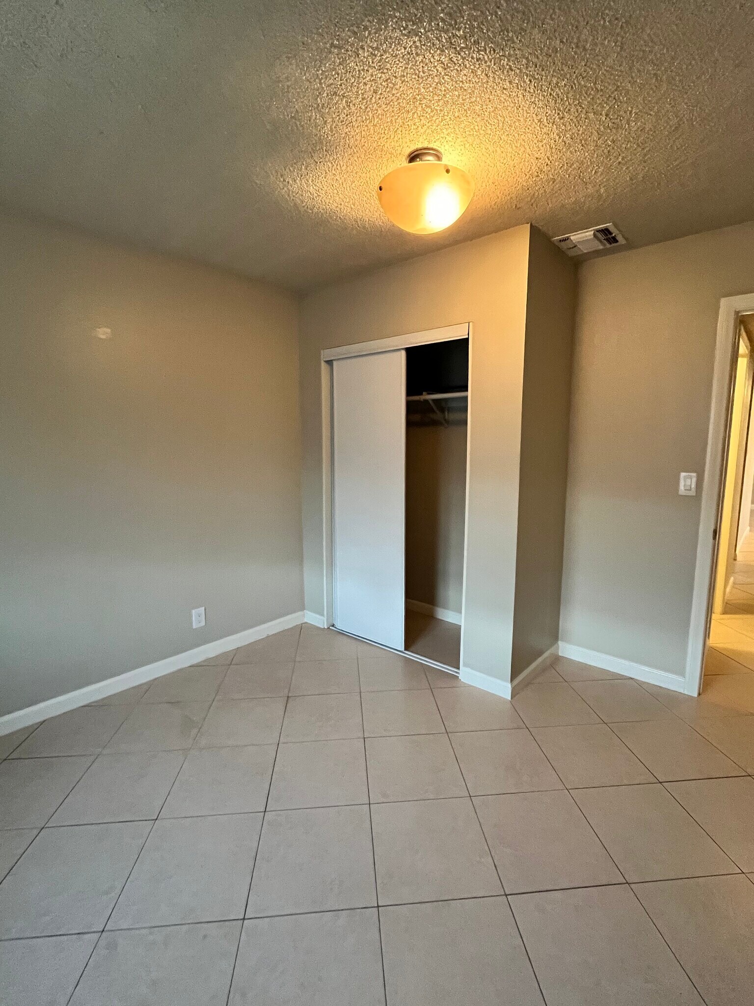 Building Photo - 8512 Tamarack Ave