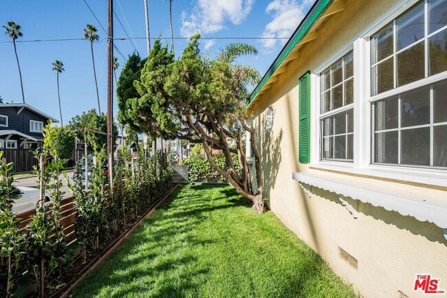 Building Photo - 2308 Pisani Pl