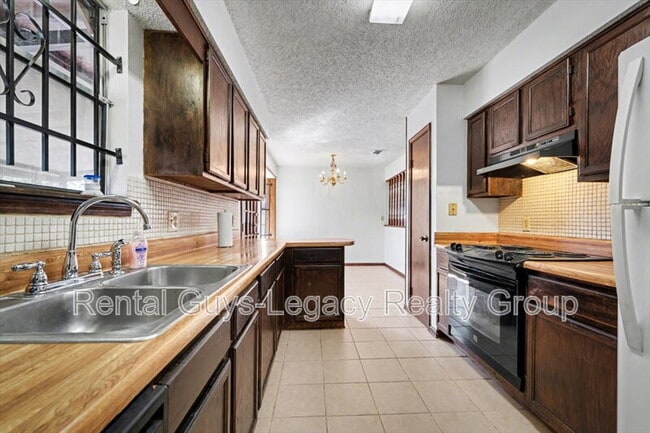 Building Photo - 6019 Blank Dr