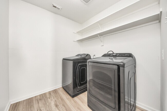 Building Photo - 20623 Patriot Park Ln