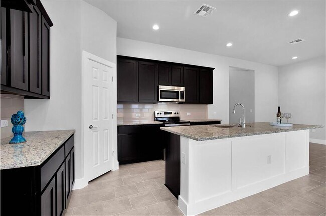 Building Photo - 9708 Evening Canopy Dr