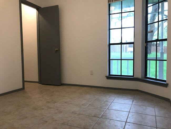 Building Photo - 3/2 in COPPERFIELD