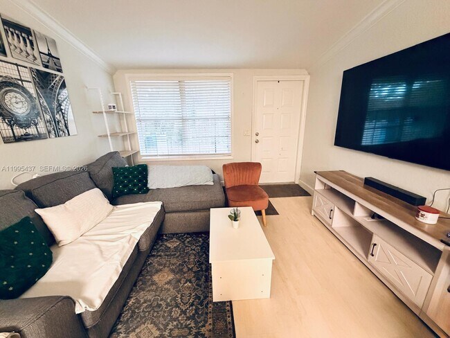 Building Photo - 7220 Southgate Blvd