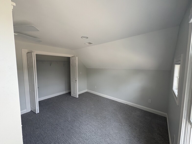 Building Photo - 17 Woodbridge Rd