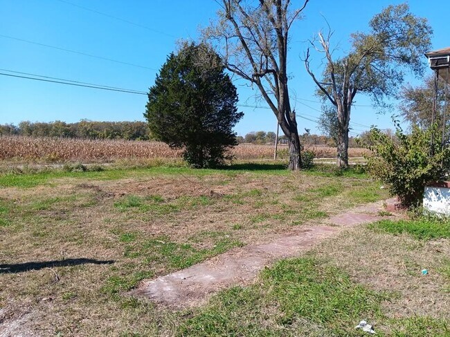 Building Photo - LIMITED TIME**1/2 OFF DEPOSIT**