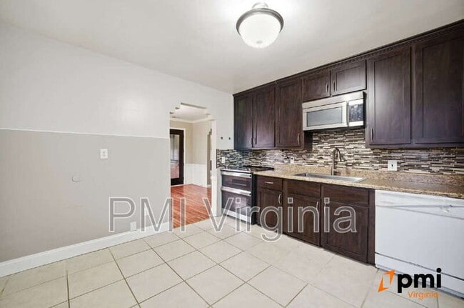 Building Photo - 2707 Martone Rd